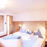 Haus Kristall Apartment *