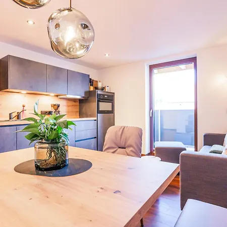 Haus Kristall Daire *